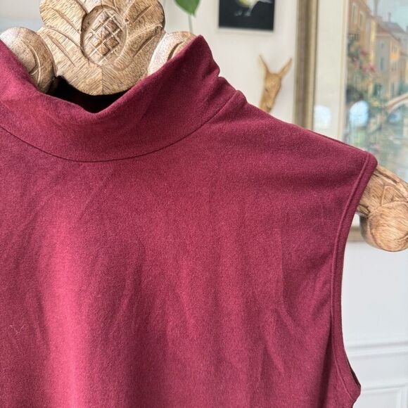 NWT OGL Burgundy Mock Neck Cropped Tank L - Picture 2 of 6